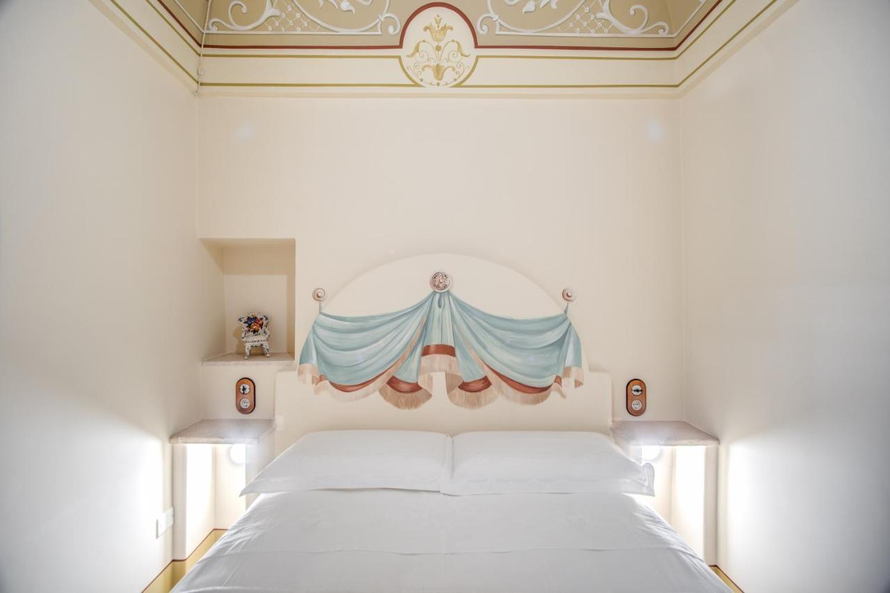 Bed and Breakfast Palazzo Stunis - Dimora Di Charme Ostuni Exteriér fotografie