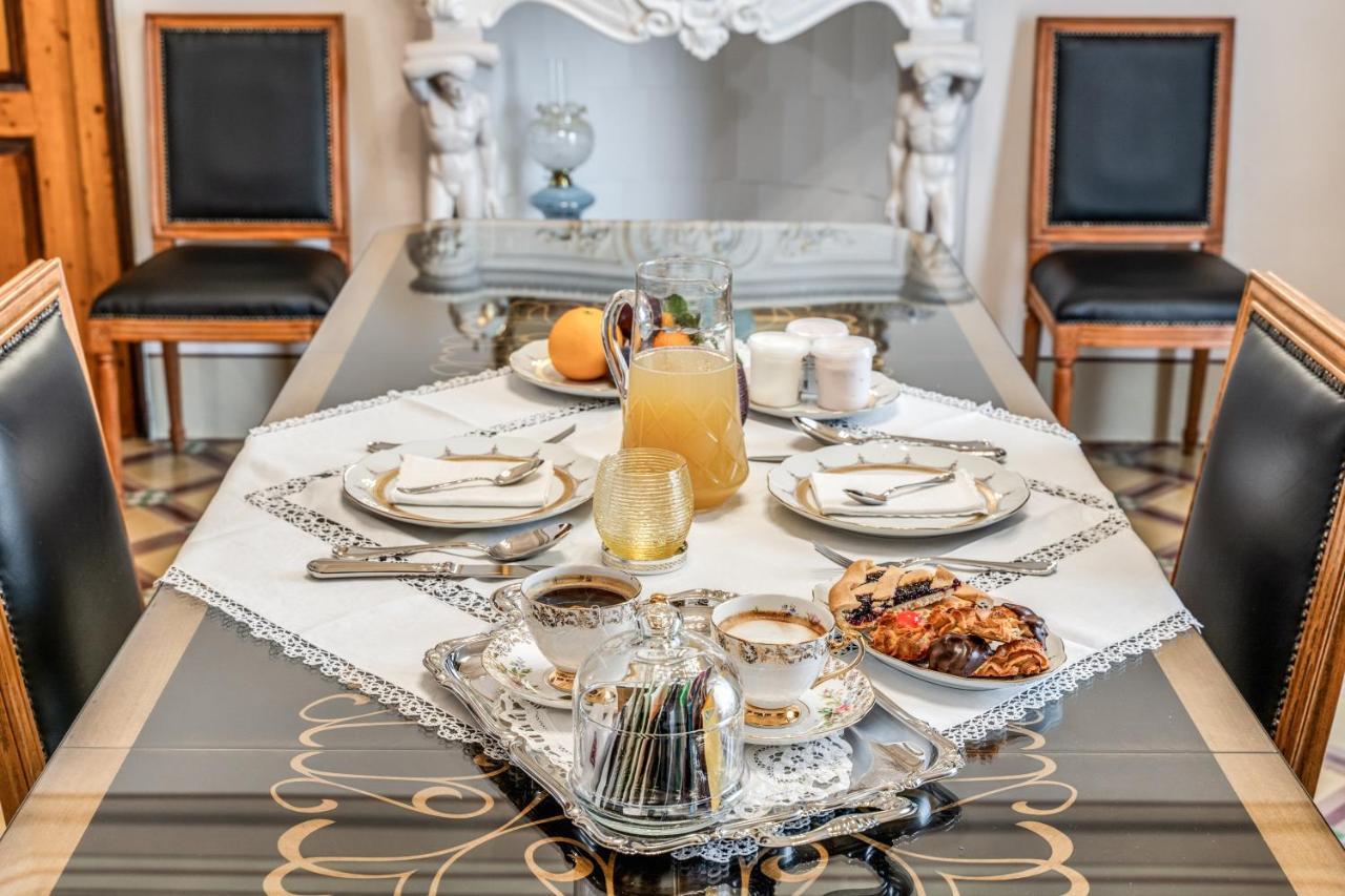Bed and Breakfast Palazzo Stunis - Dimora Di Charme Ostuni Exteriér fotografie