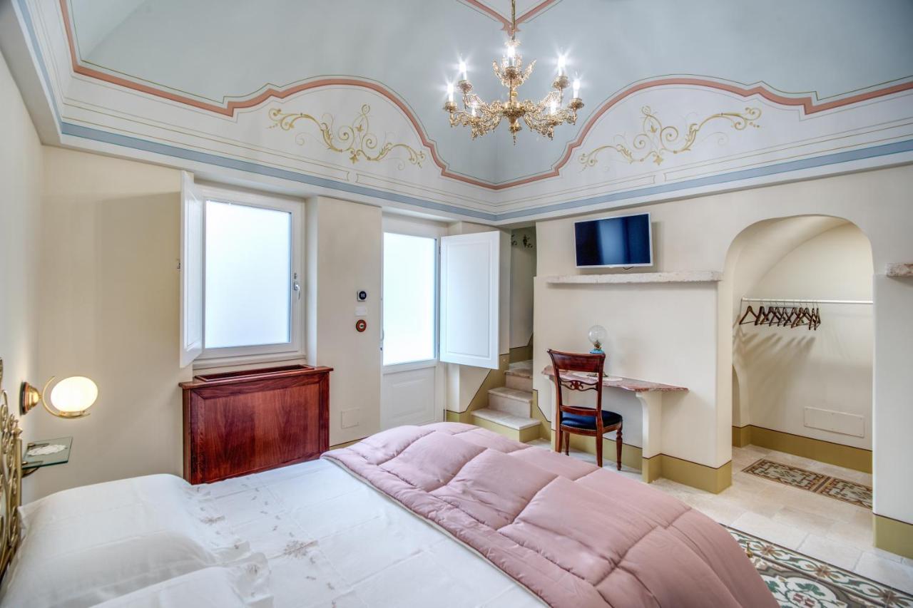 Bed and Breakfast Palazzo Stunis - Dimora Di Charme Ostuni Exteriér fotografie