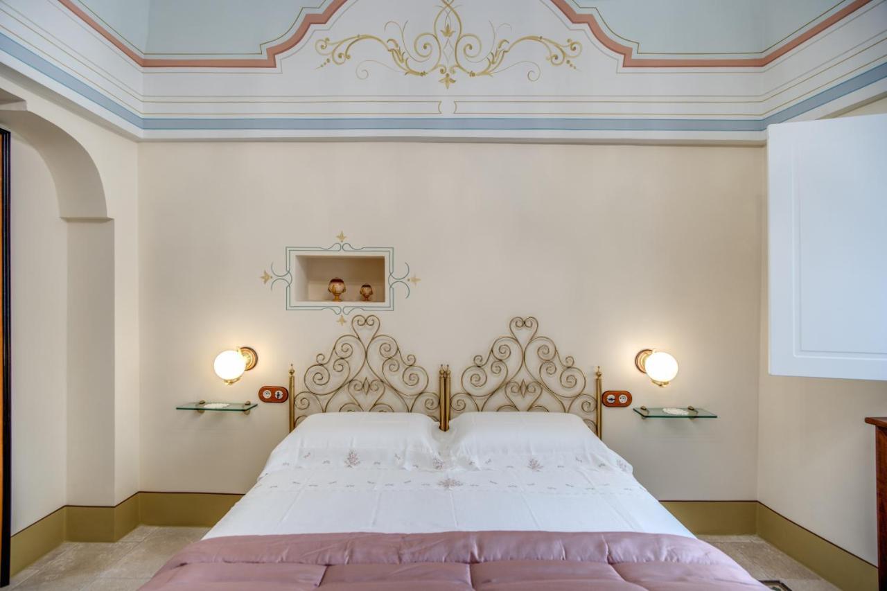 Bed and Breakfast Palazzo Stunis - Dimora Di Charme Ostuni Exteriér fotografie