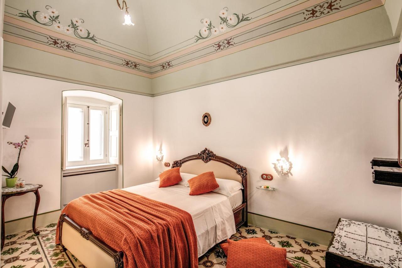 Bed and Breakfast Palazzo Stunis - Dimora Di Charme Ostuni Exteriér fotografie