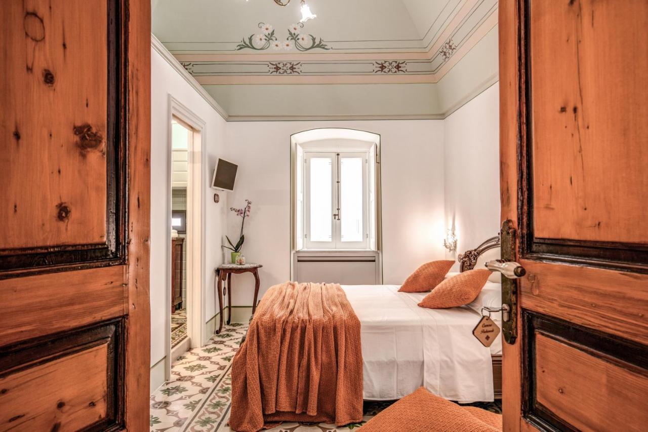 Bed and Breakfast Palazzo Stunis - Dimora Di Charme Ostuni Exteriér fotografie